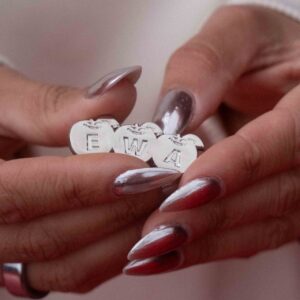 Pin Apple
